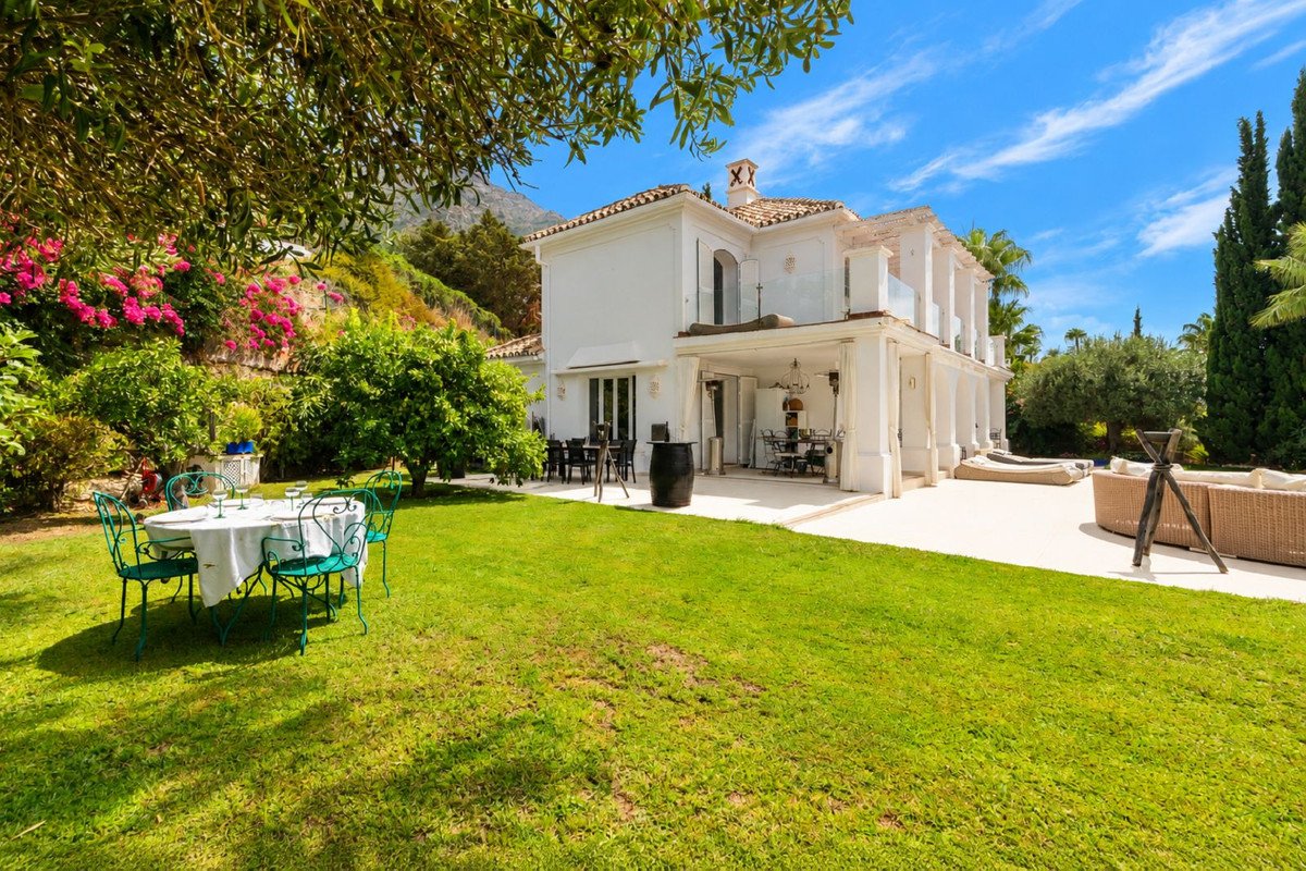 4 Bed Detached Villa in Istán