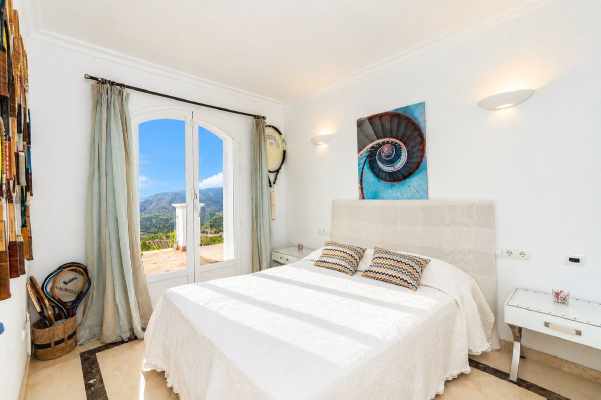 4 Bed Detached Villa in Istán