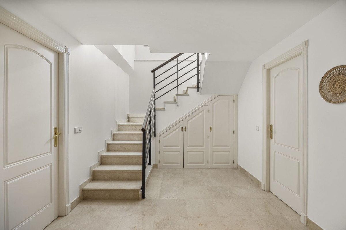 6 Bed Detached Villa in Benahavís