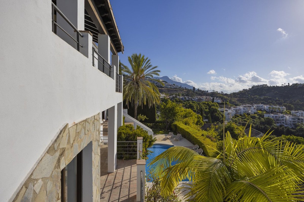 6 Bed Detached Villa in Benahavís