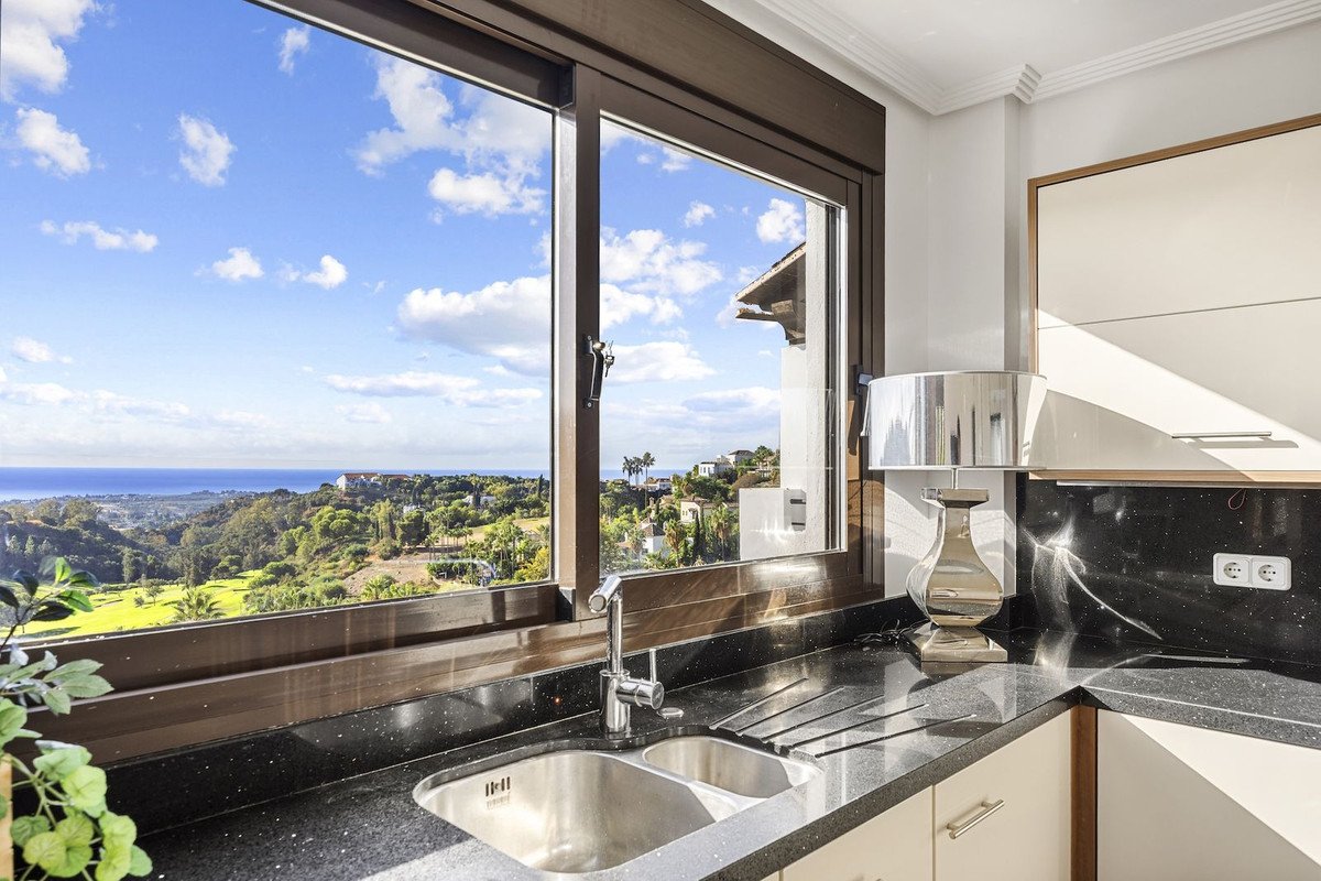 6 Bed Detached Villa in Benahavís