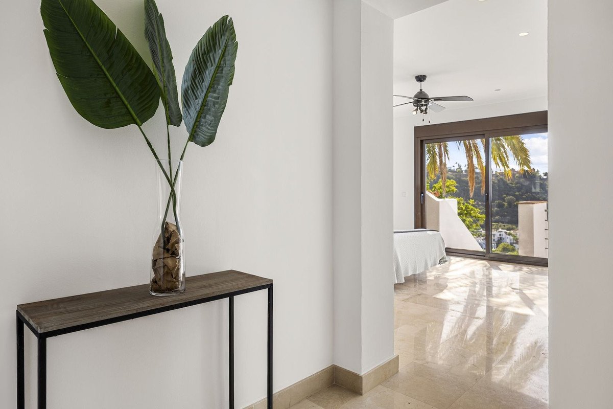 6 Bed Detached Villa in Benahavís