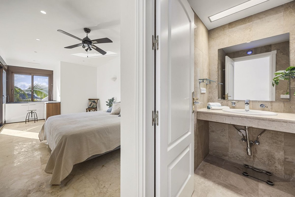 6 Bed Detached Villa in Benahavís
