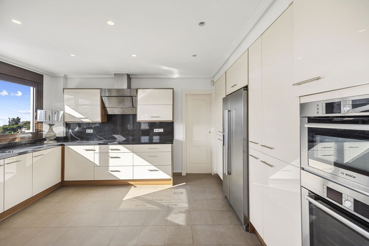 6 Bed Detached Villa in Benahavís