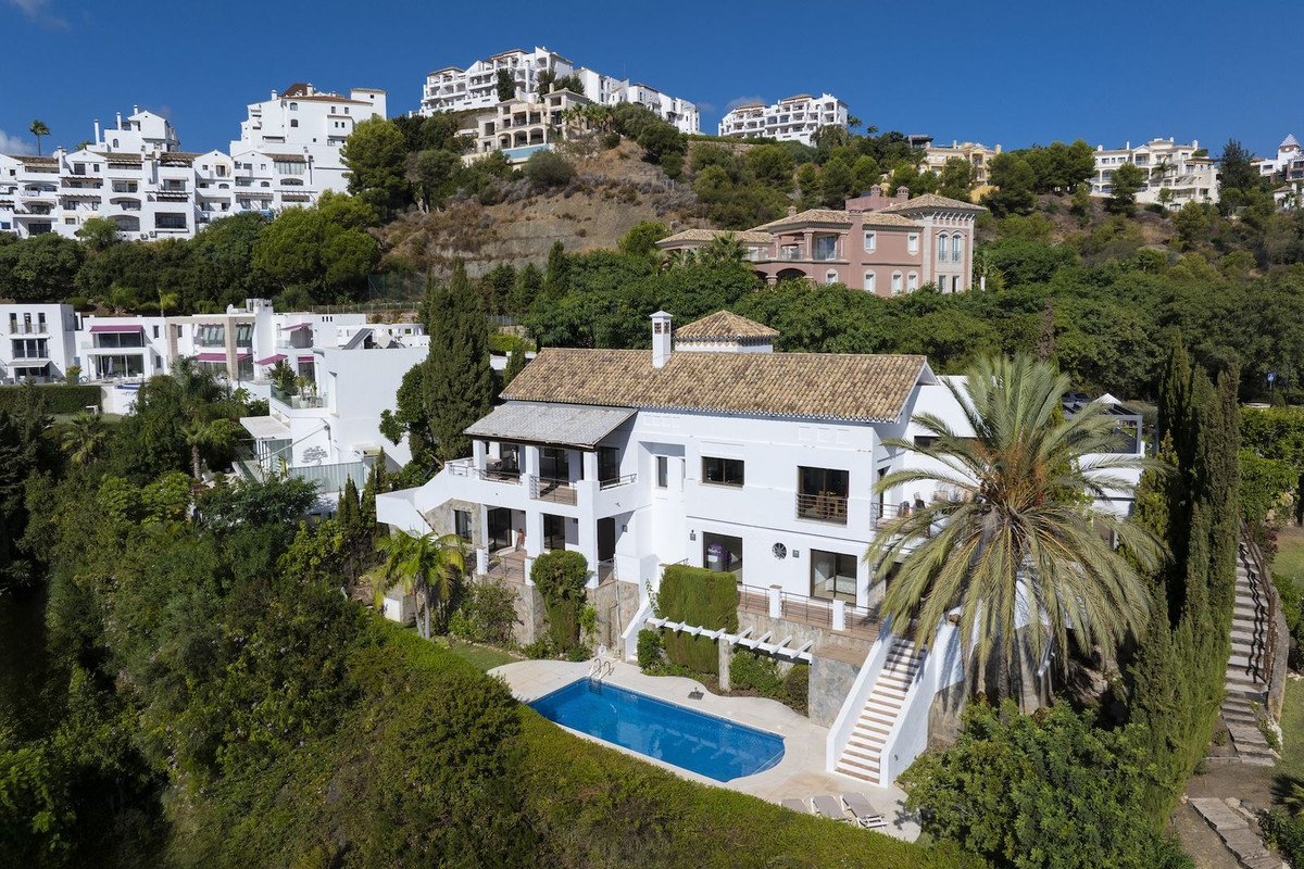 6 Bed Detached Villa in Benahavís