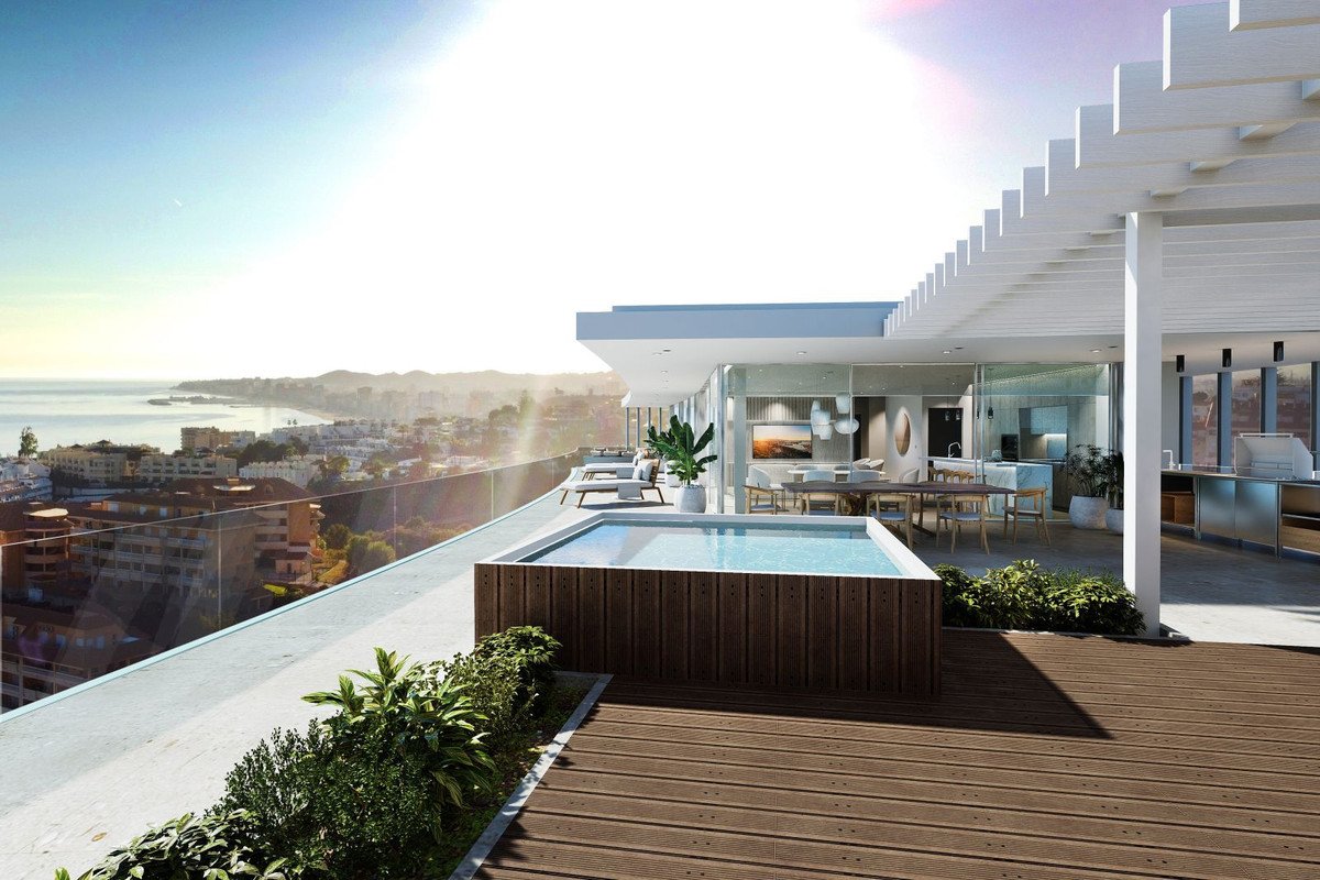 2 Bed Middle Floor Apartment in Fuengirola
