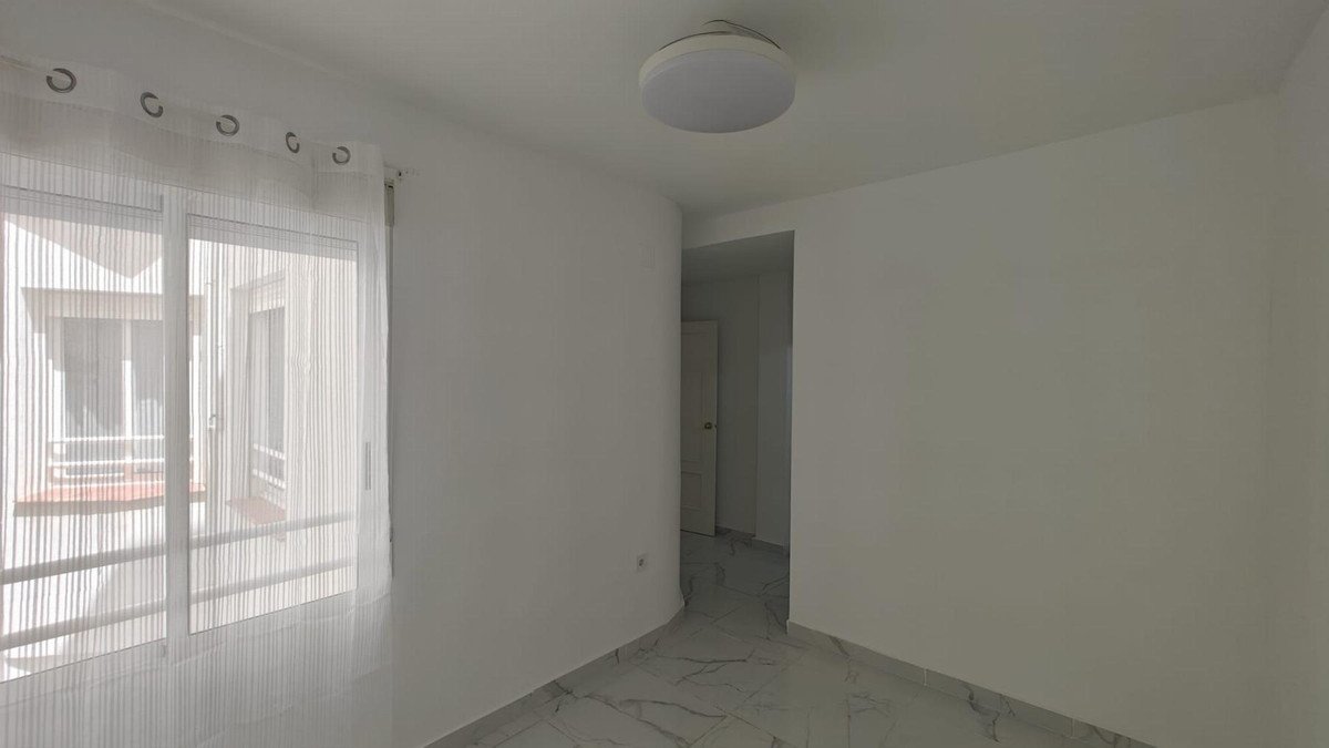 3 Bed Middle Floor Apartment in Torrevieja
