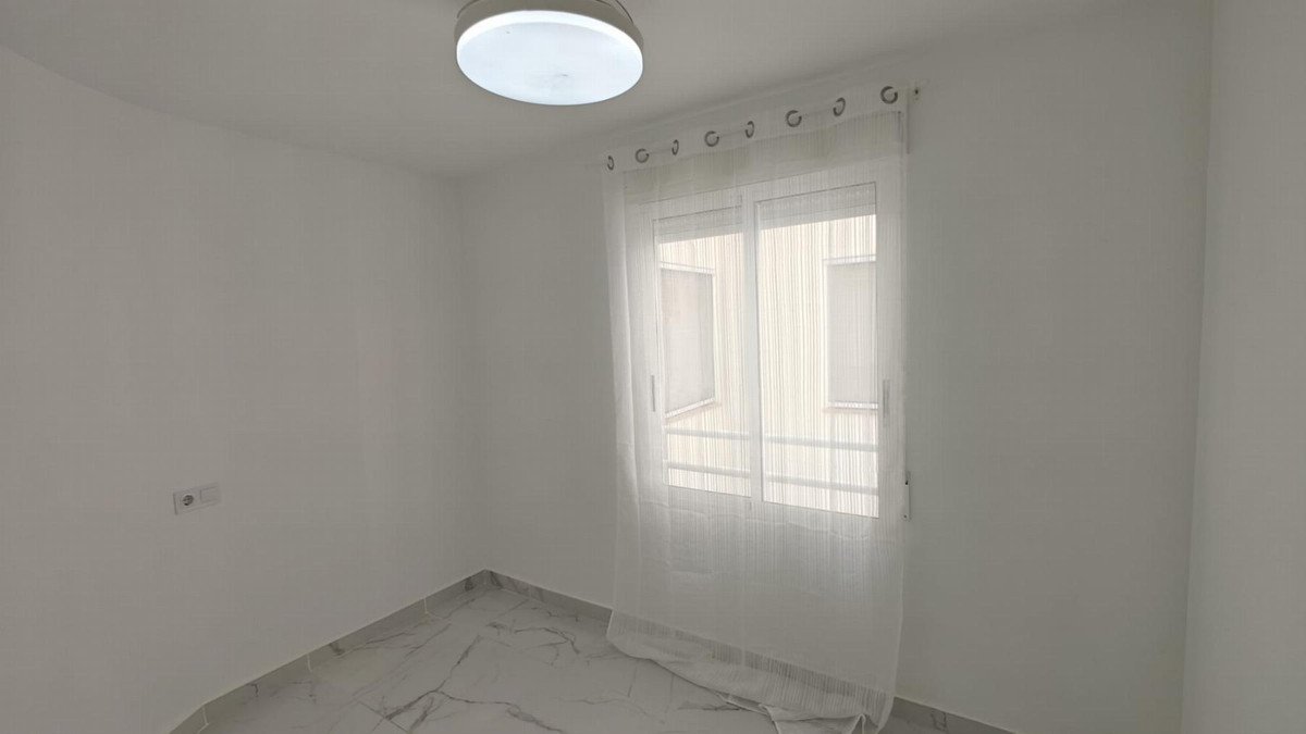 3 Bed Middle Floor Apartment in Torrevieja