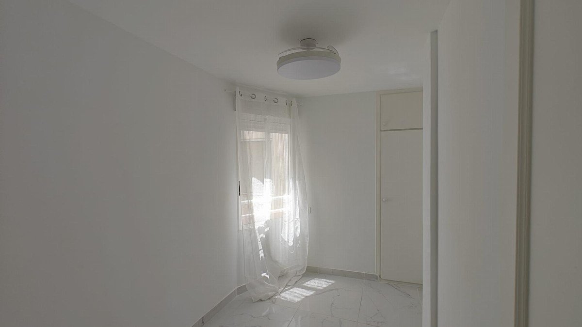 3 Bed Middle Floor Apartment in Torrevieja