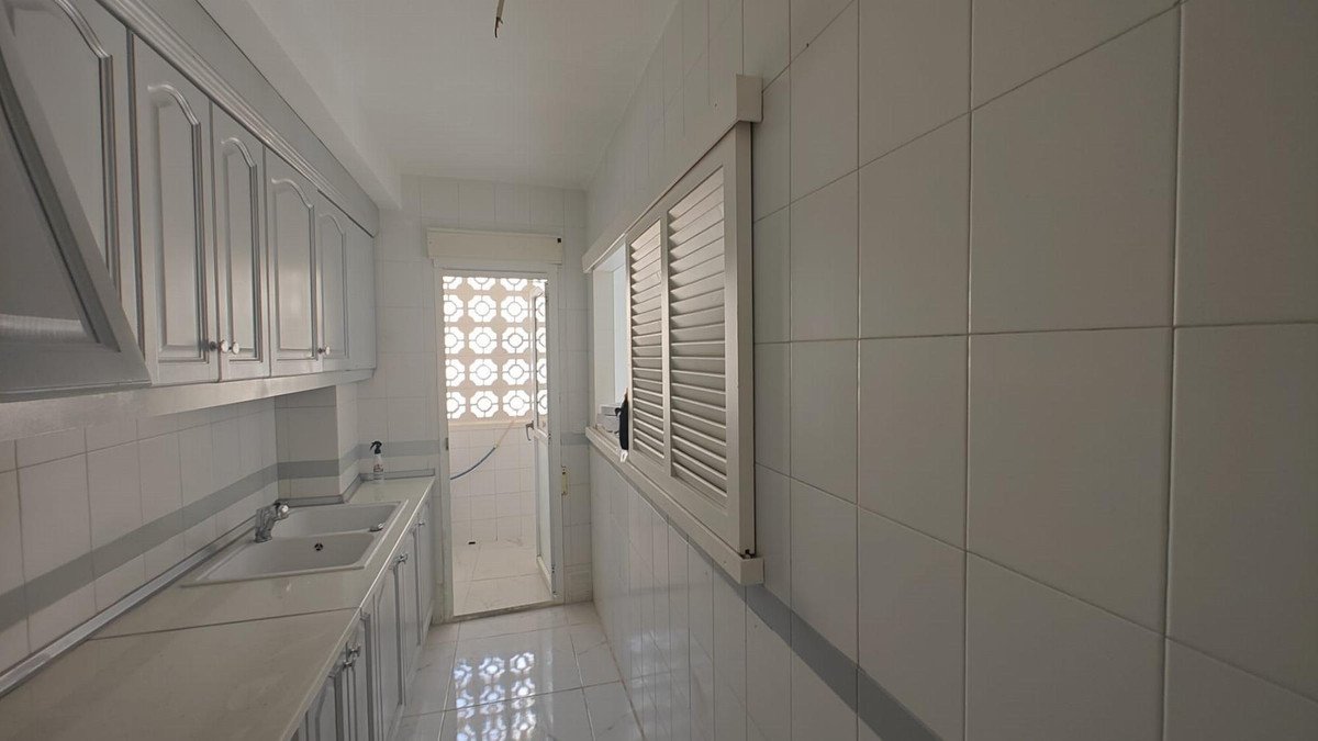 3 Bed Middle Floor Apartment in Torrevieja