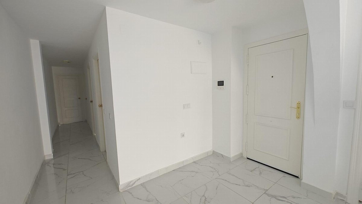 3 Bed Middle Floor Apartment in Torrevieja