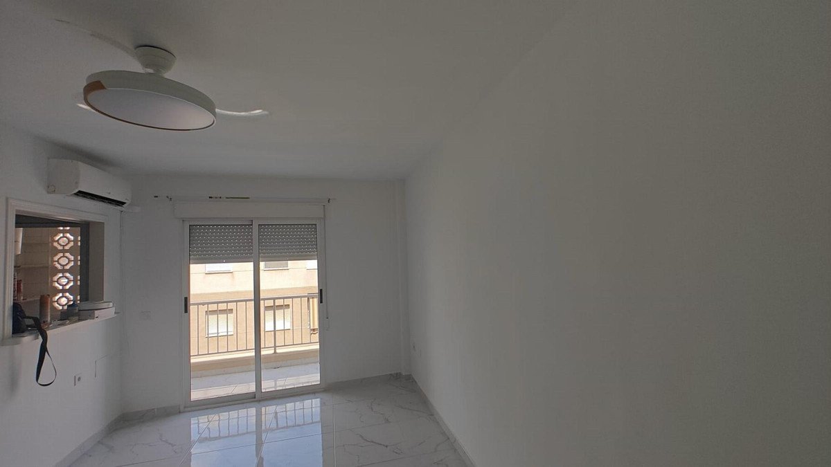 3 Bed Middle Floor Apartment in Torrevieja