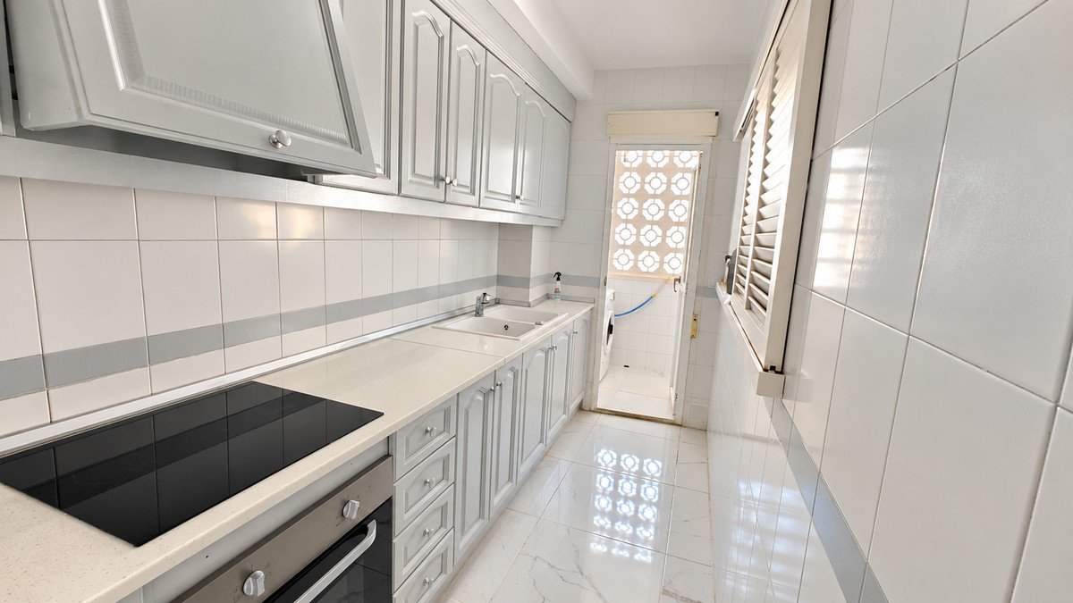 3 Bed Middle Floor Apartment in Torrevieja