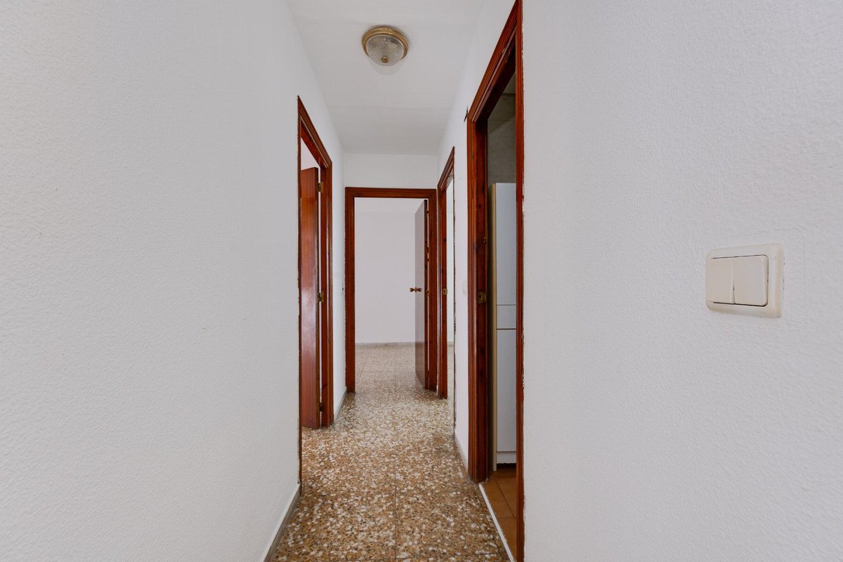 3 Bed Middle Floor Apartment in Torrevieja