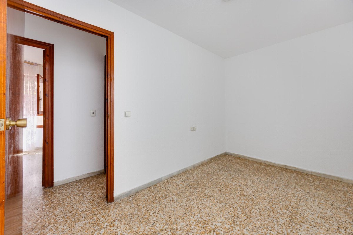 3 Bed Middle Floor Apartment in Torrevieja