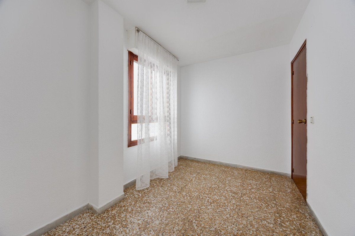 3 Bed Middle Floor Apartment in Torrevieja