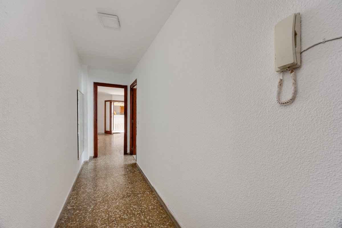 3 Bed Middle Floor Apartment in Torrevieja
