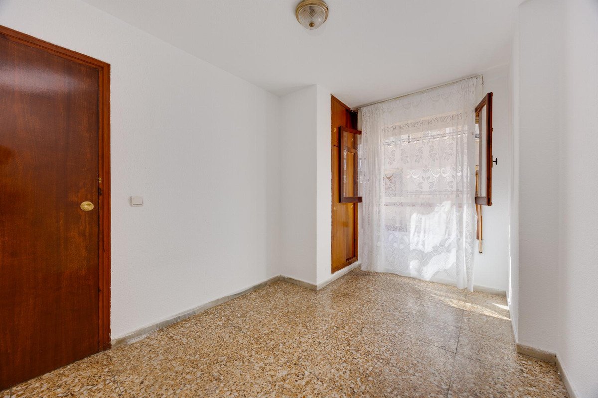 3 Bed Middle Floor Apartment in Torrevieja