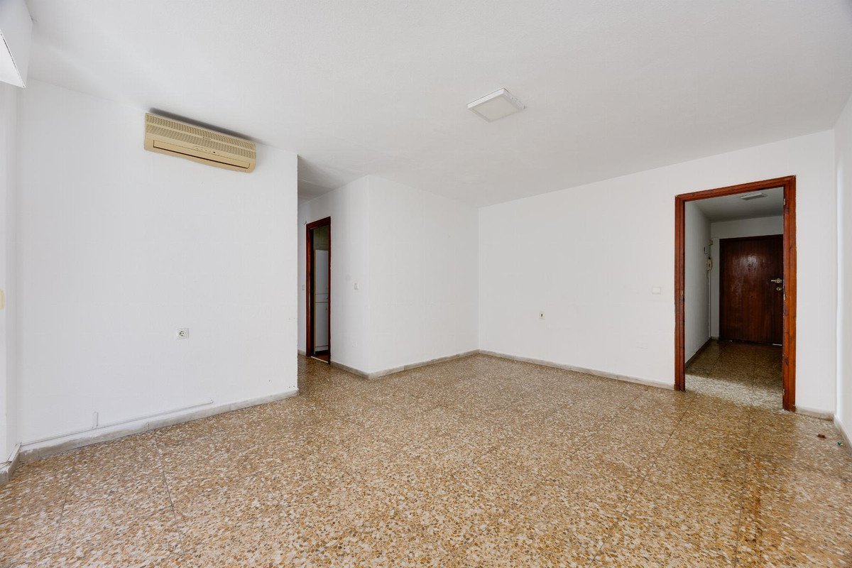 3 Bed Middle Floor Apartment in Torrevieja