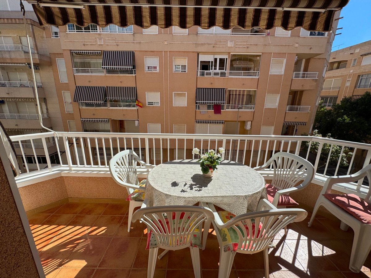 2 Bed Middle Floor Apartment in Guardamar del Segura
