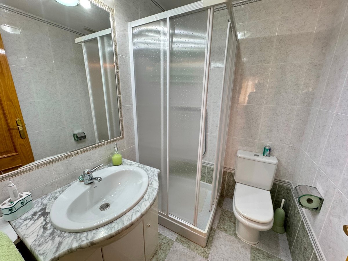 2 Bed Middle Floor Apartment in Guardamar del Segura
