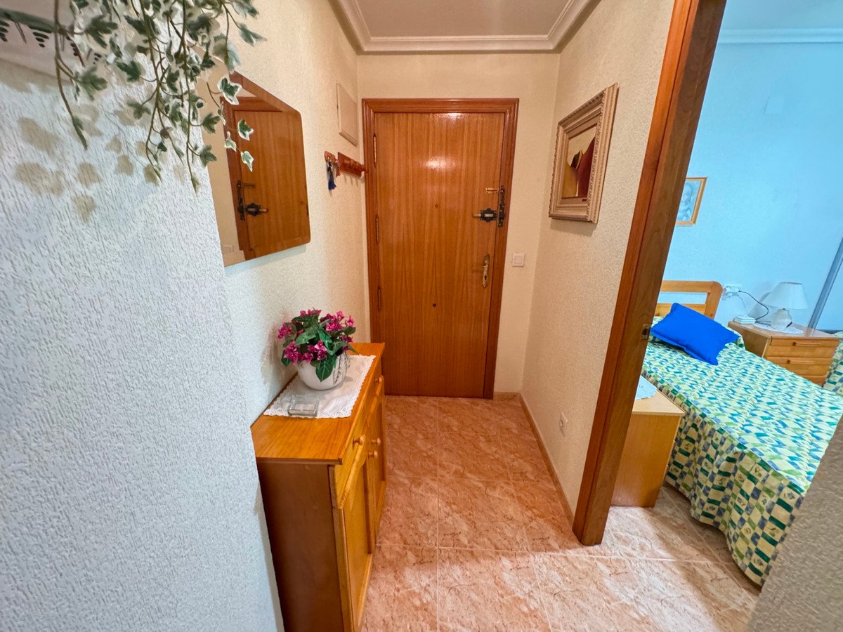 2 Bed Middle Floor Apartment in Guardamar del Segura