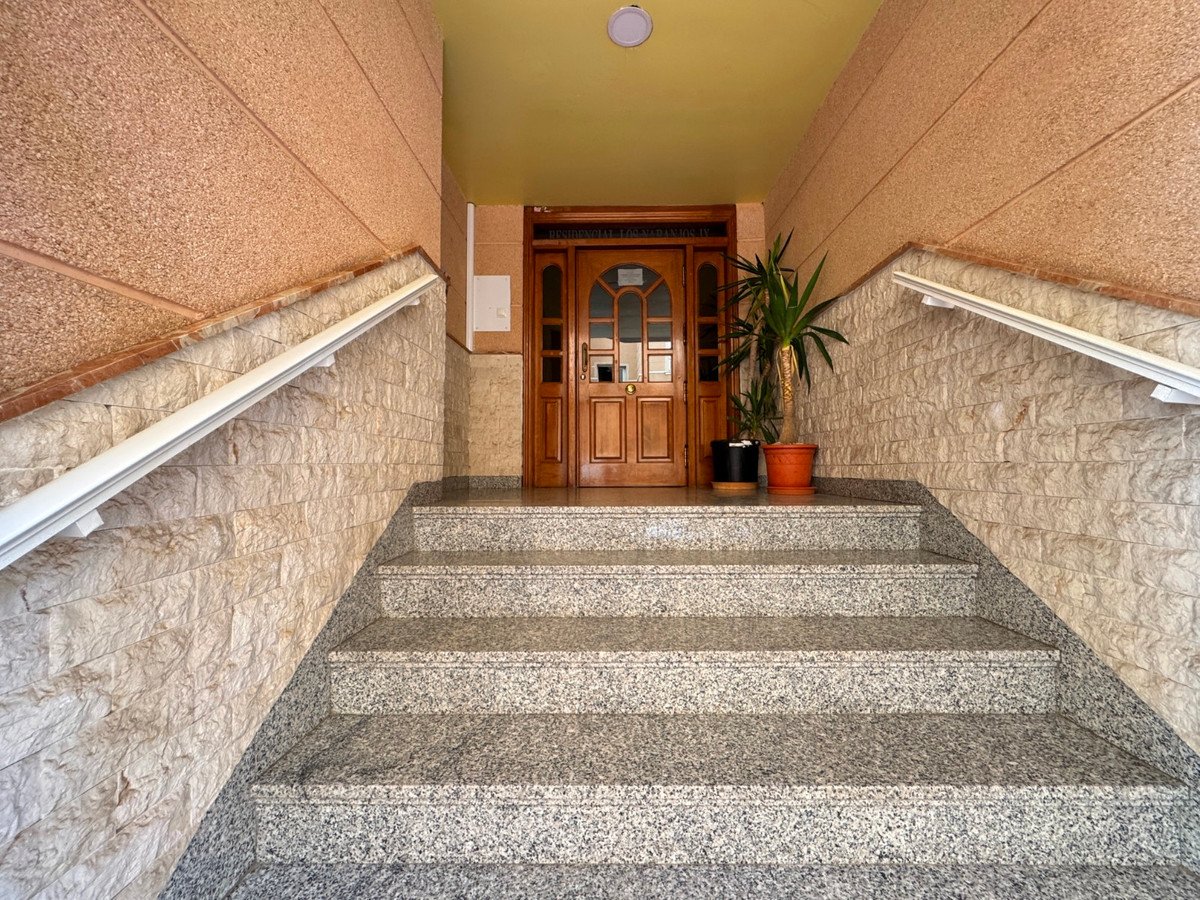 2 Bed Middle Floor Apartment in Guardamar del Segura