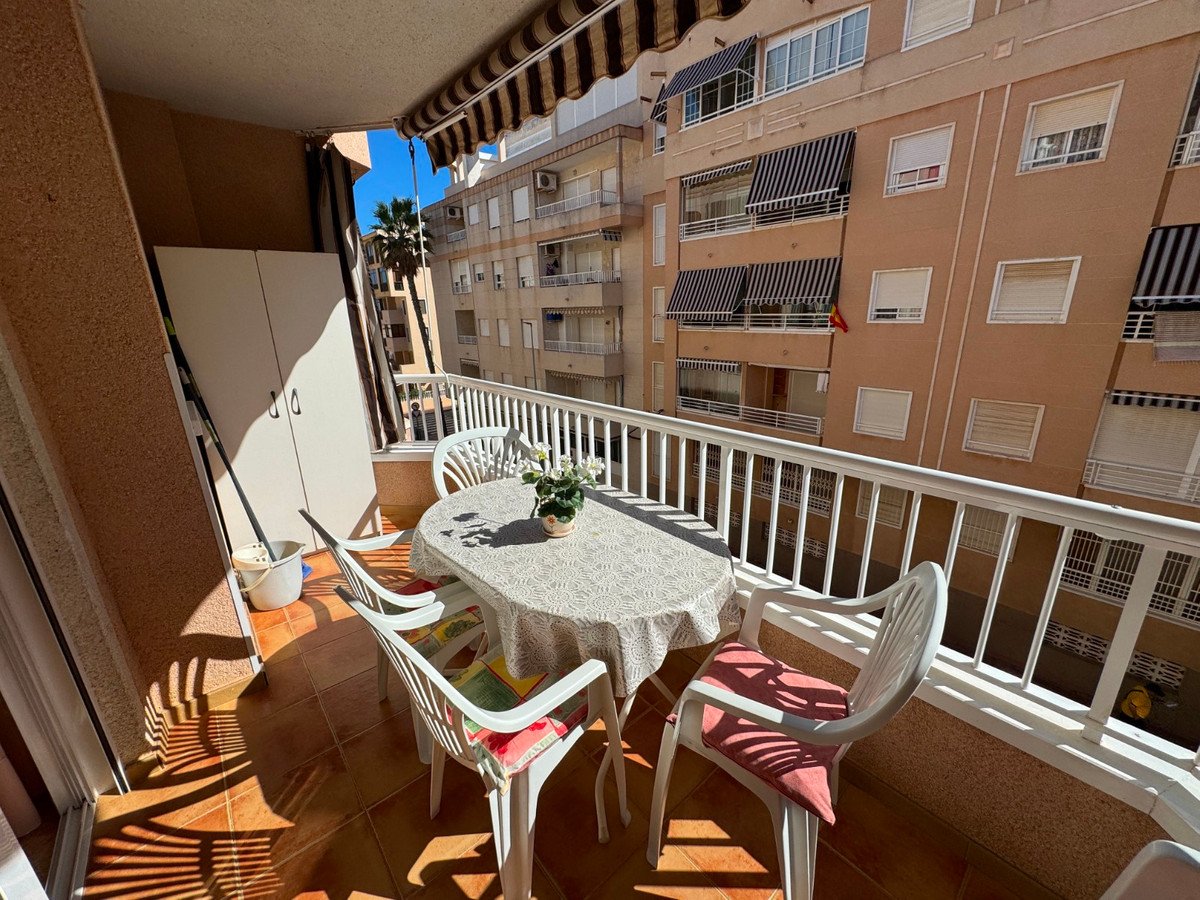 2 Bed Middle Floor Apartment in Guardamar del Segura