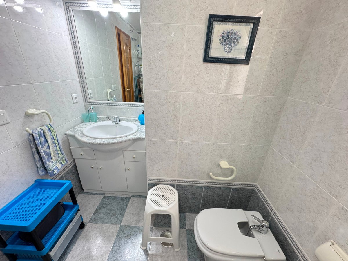 2 Bed Middle Floor Apartment in Guardamar del Segura