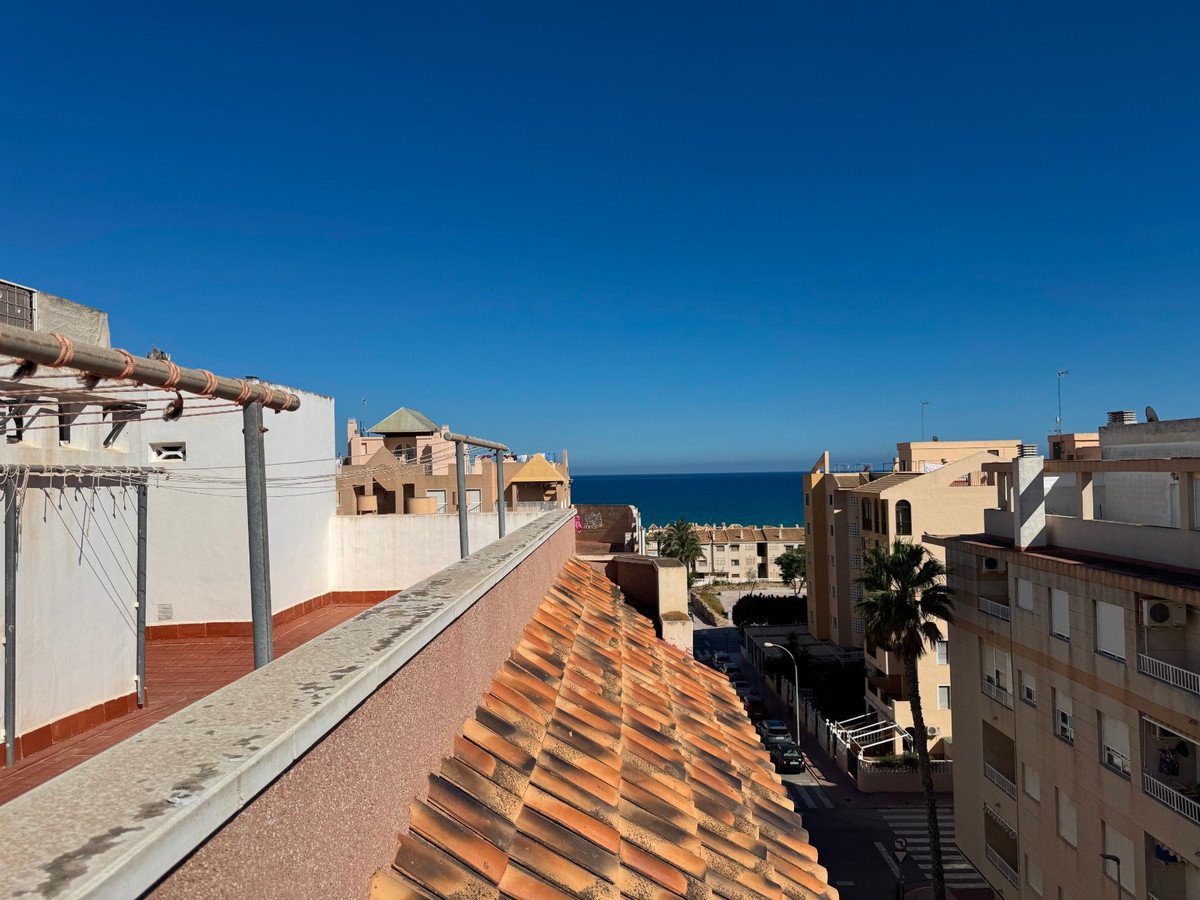 2 Bed Middle Floor Apartment in Guardamar del Segura