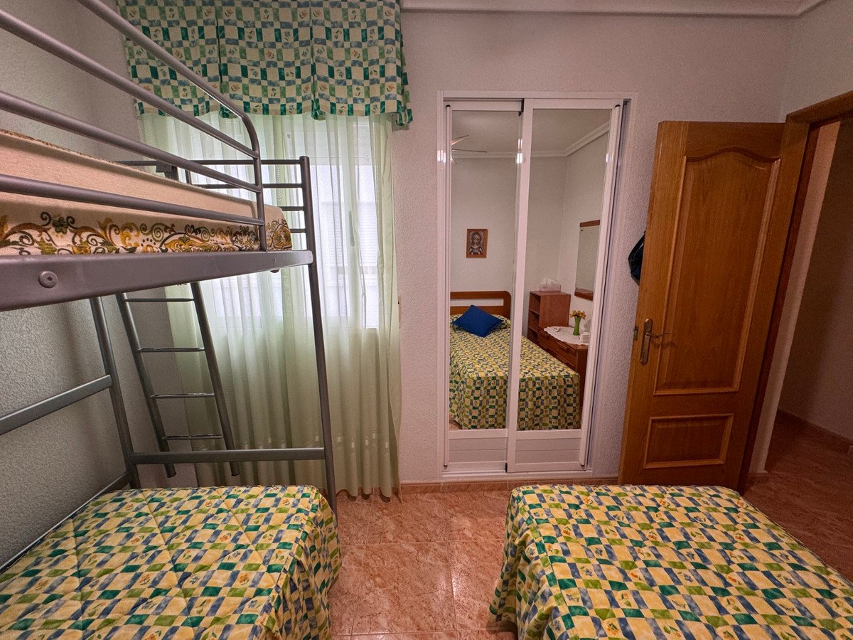 2 Bed Middle Floor Apartment in Guardamar del Segura