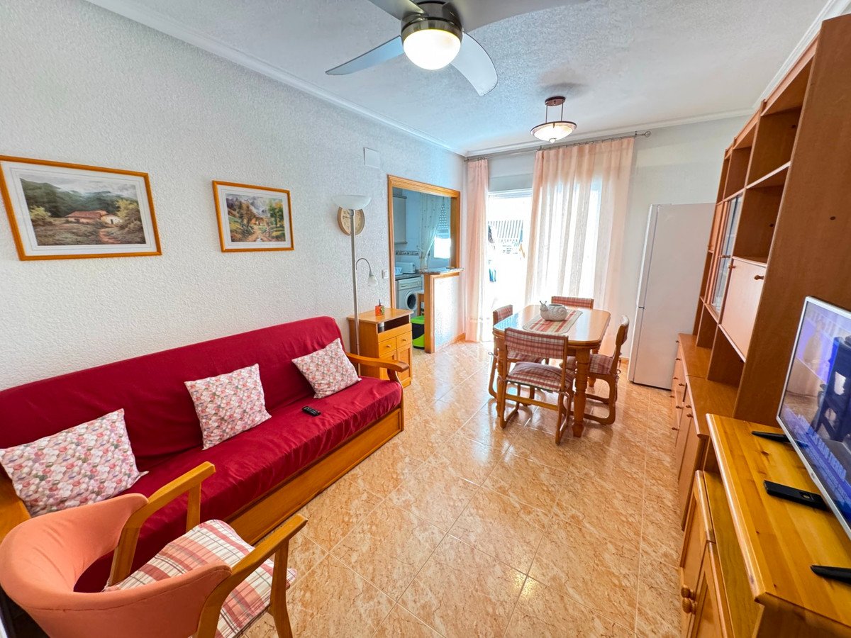 2 Bed Middle Floor Apartment in Guardamar del Segura