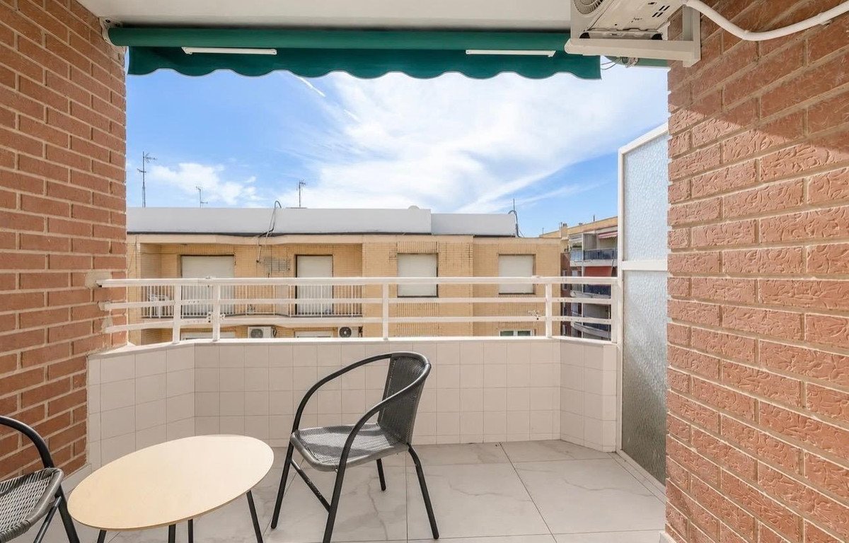 3 Bed Middle Floor Apartment in Torrevieja