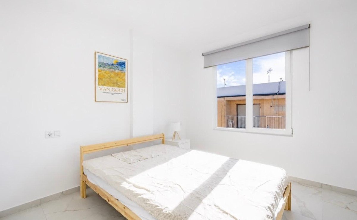 3 Bed Middle Floor Apartment in Torrevieja
