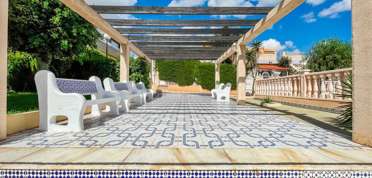 3 Bed Townhouse in Los Altos
