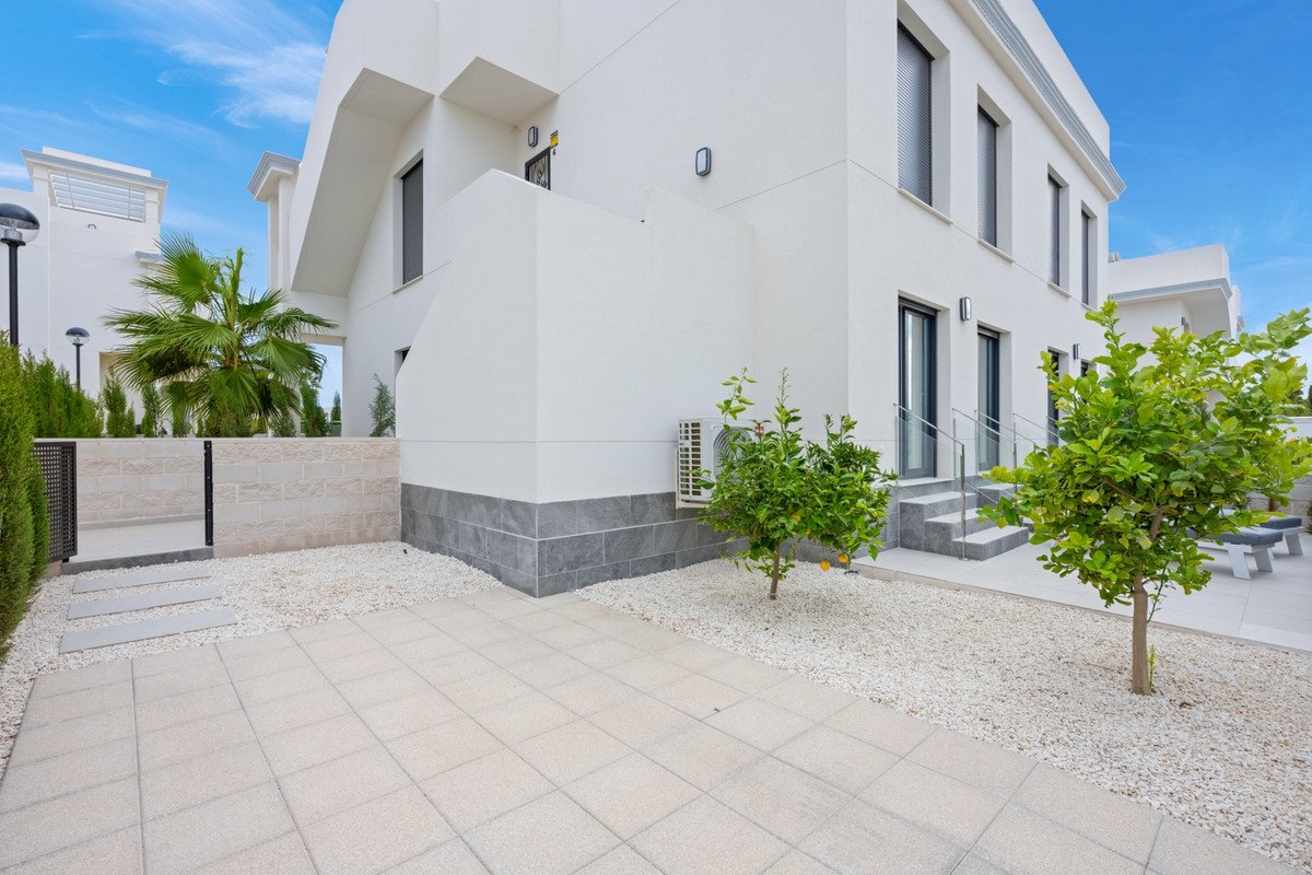 2 Bed Ground Floor Apartment in Ciudad Quesada