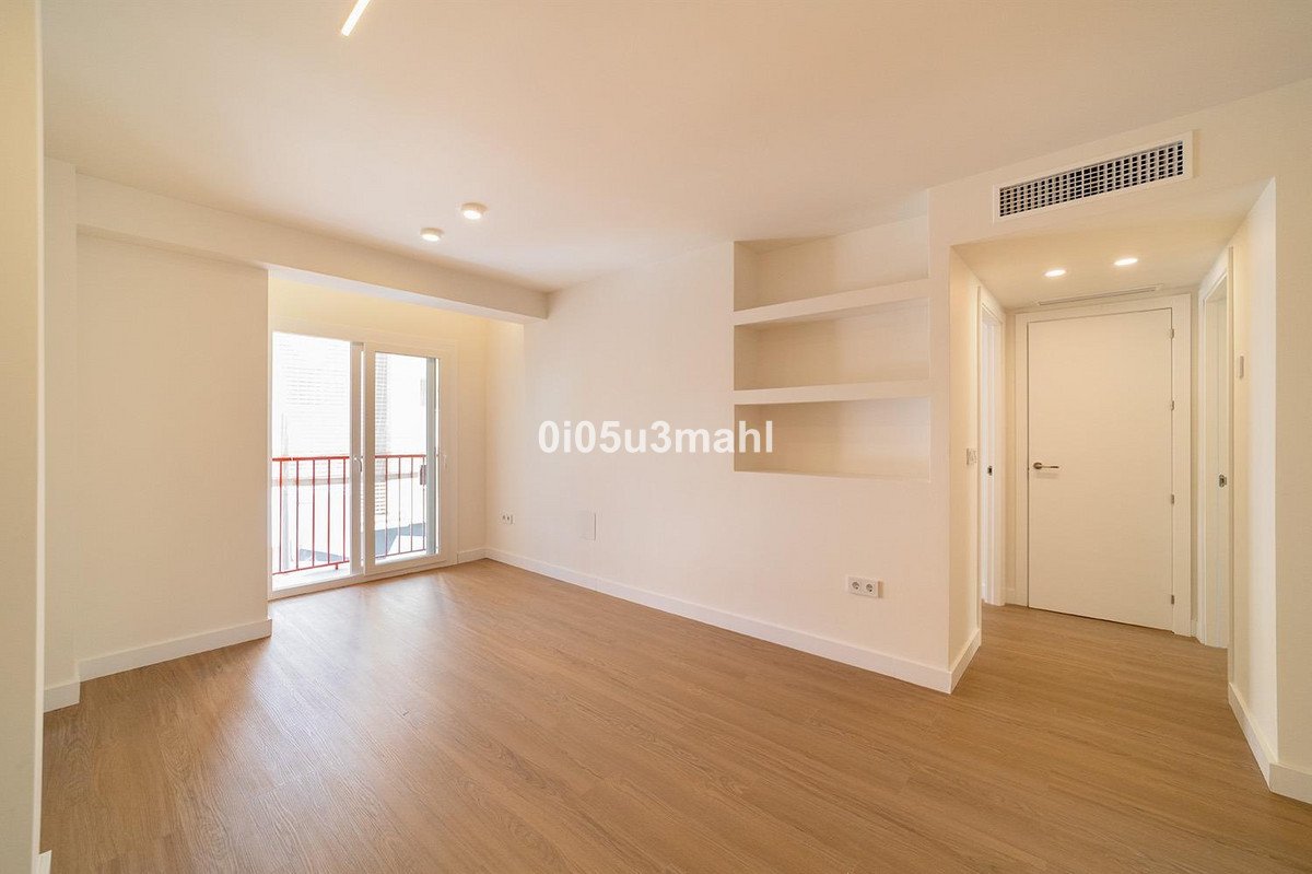2 Bed Middle Floor Apartment in Málaga