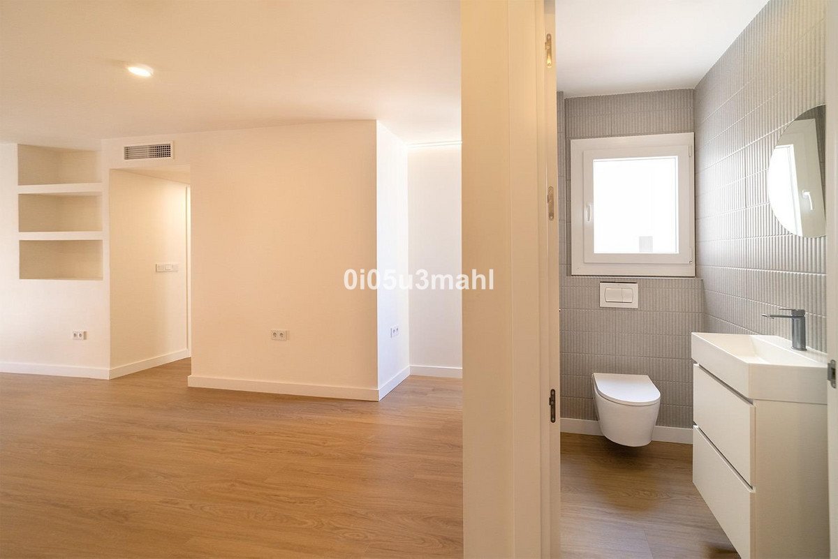 2 Bed Middle Floor Apartment in Málaga
