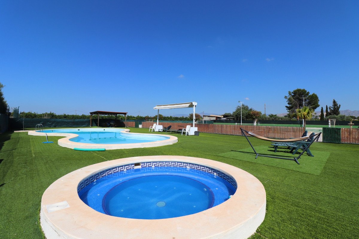 4 Bed Detached Villa in Benferri