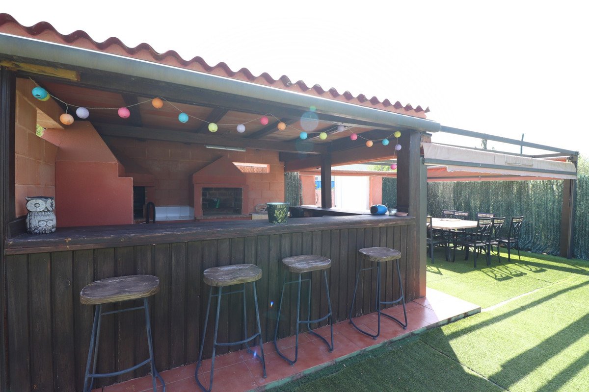 4 Bed Detached Villa in Benferri