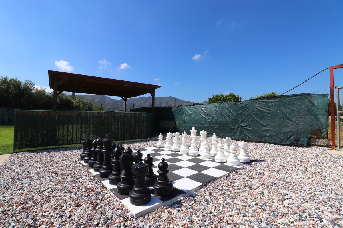 4 Bed Detached Villa in Benferri