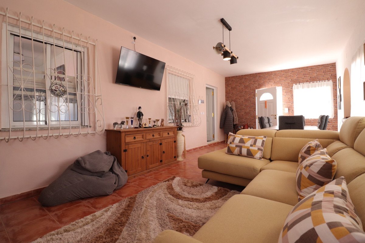 4 Bed Detached Villa in Benferri