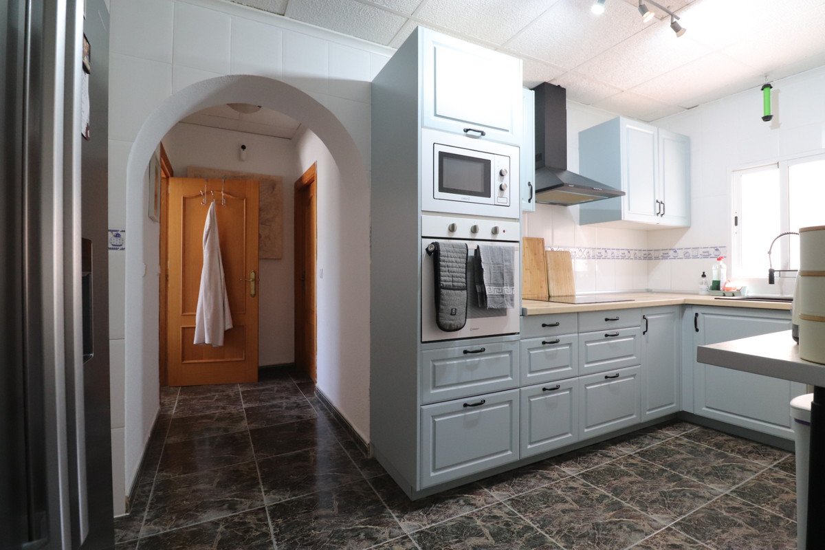 4 Bed Detached Villa in Benferri