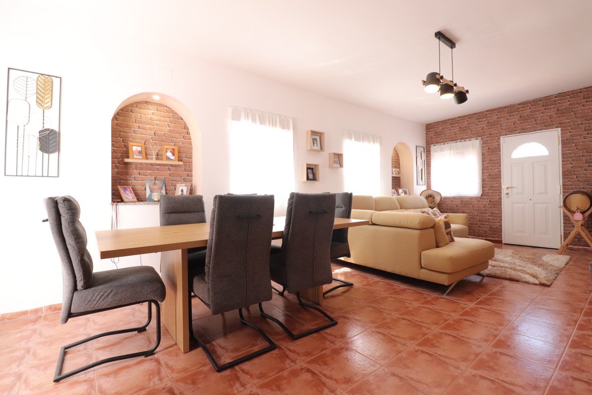 4 Bed Detached Villa in Benferri