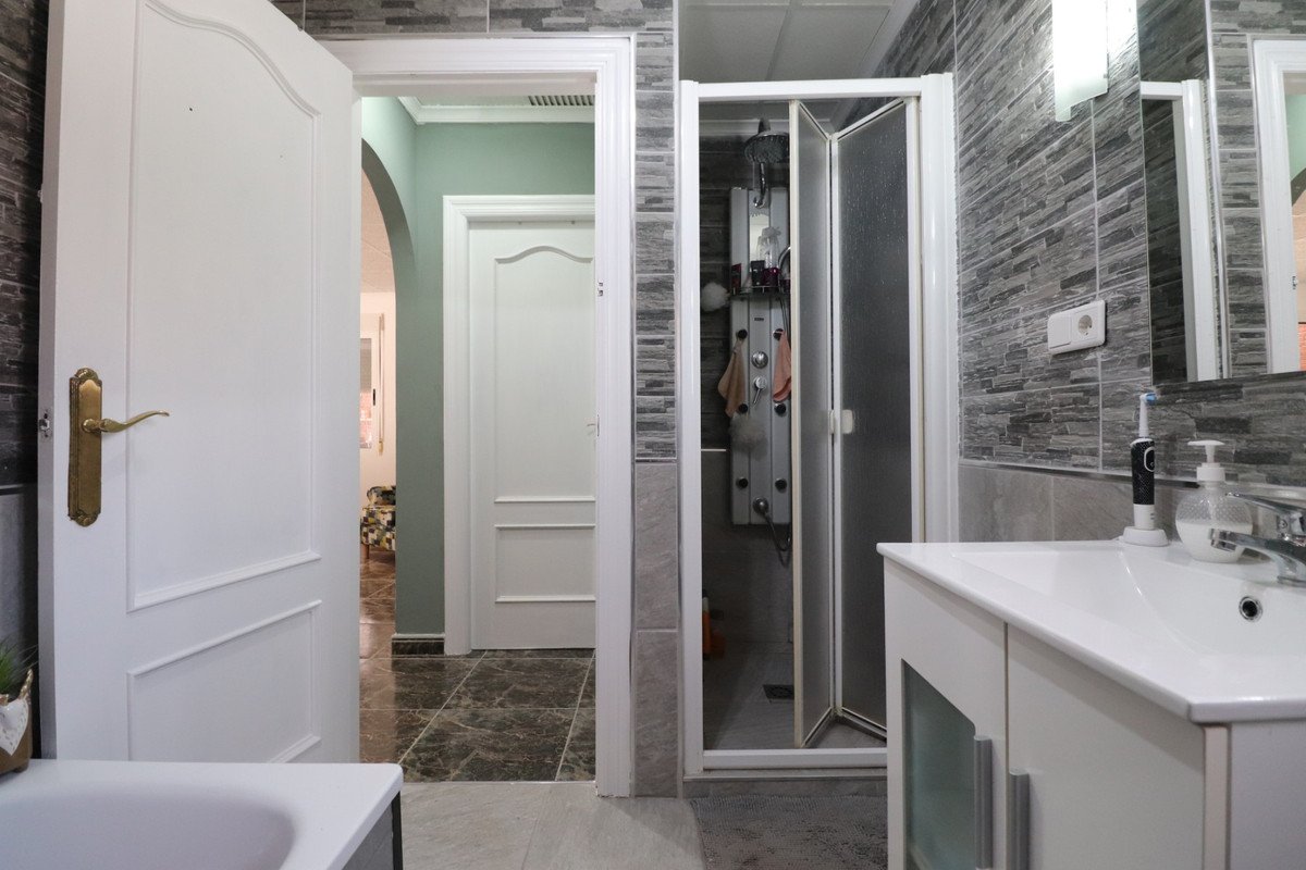 4 Bed Detached Villa in Benferri