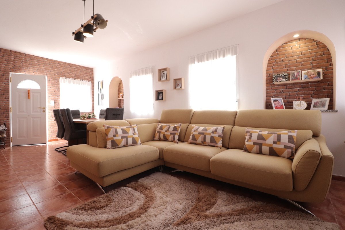 4 Bed Detached Villa in Benferri