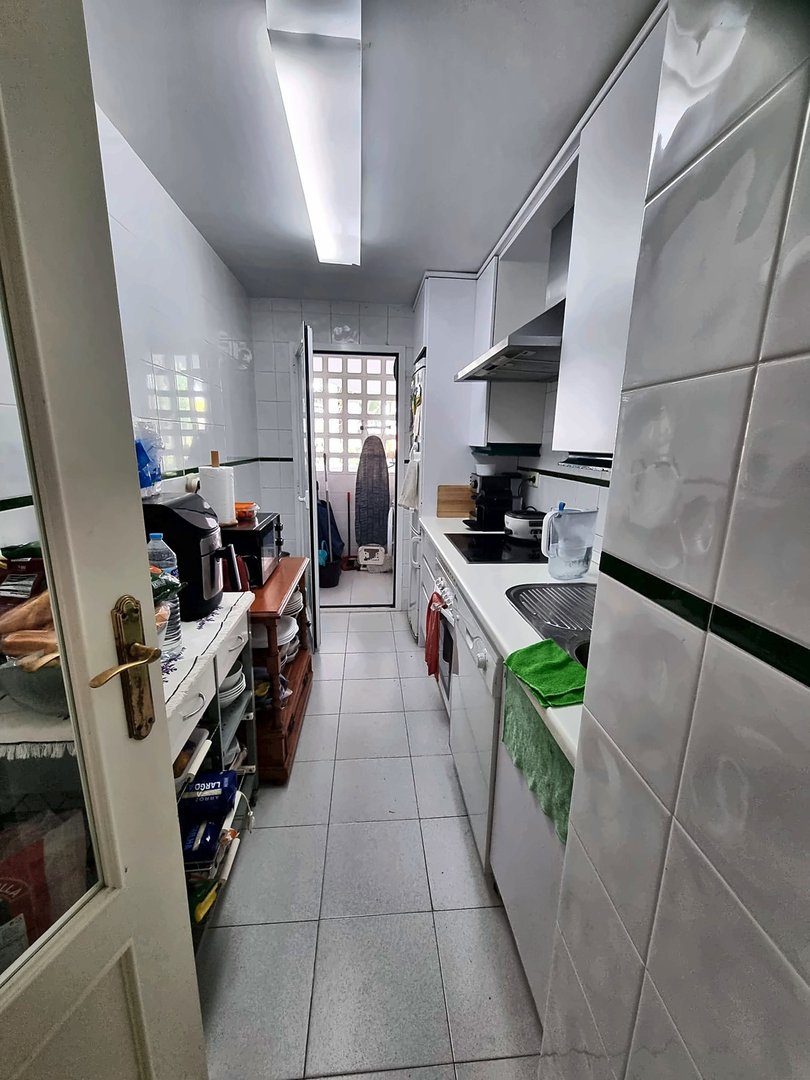 2 Bed Middle Floor Apartment in Nueva Andalucía
