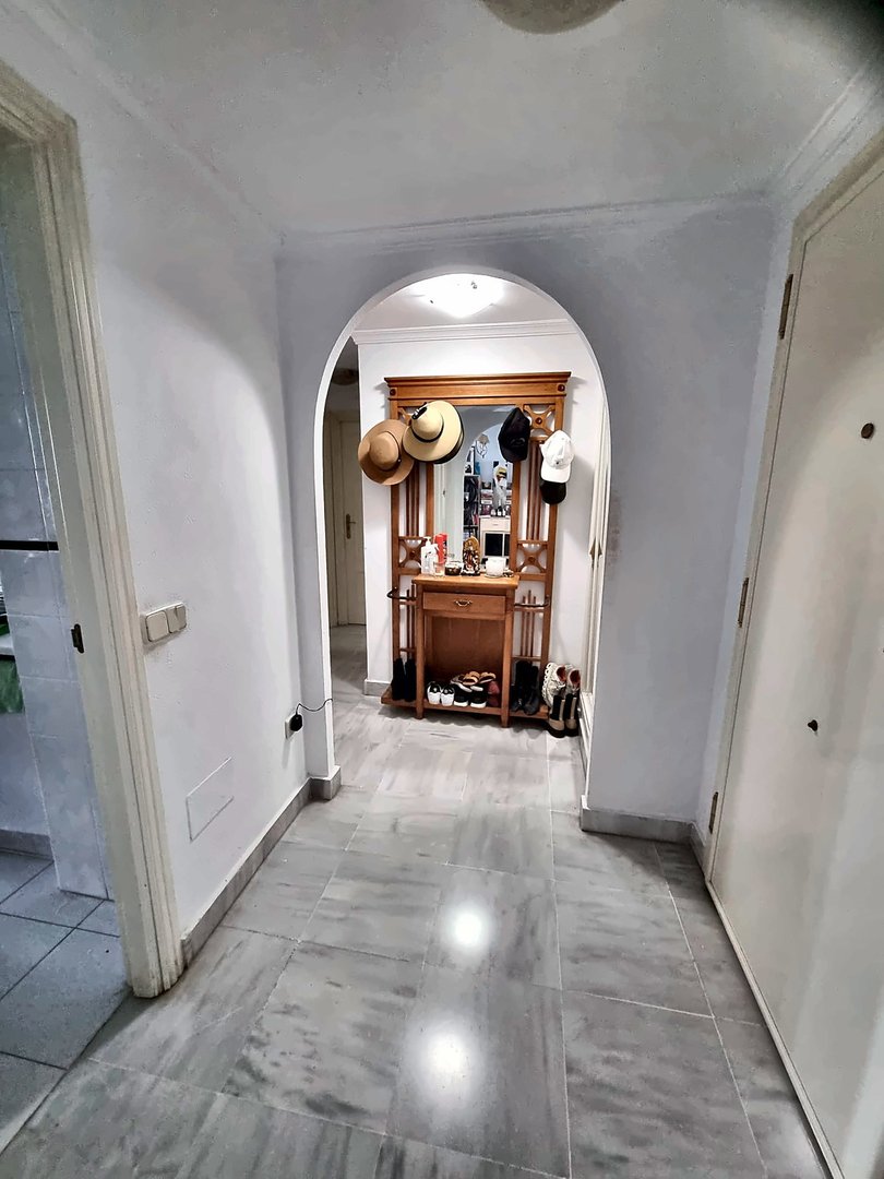 2 Bed Middle Floor Apartment in Nueva Andalucía