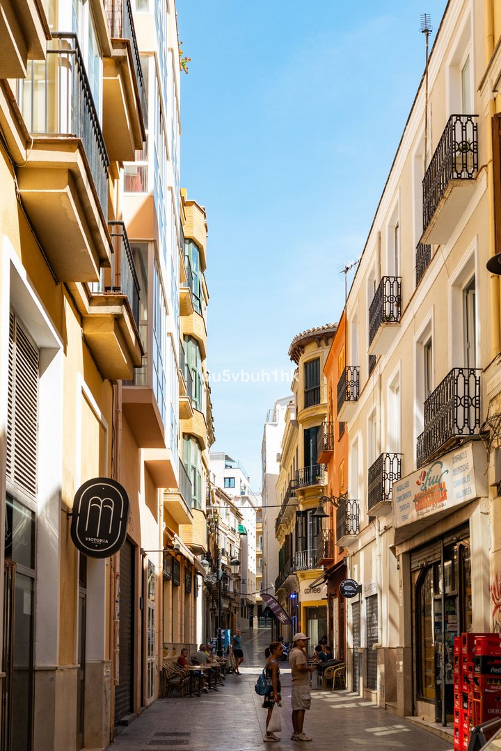 1 Bed Middle Floor Apartment in Málaga
