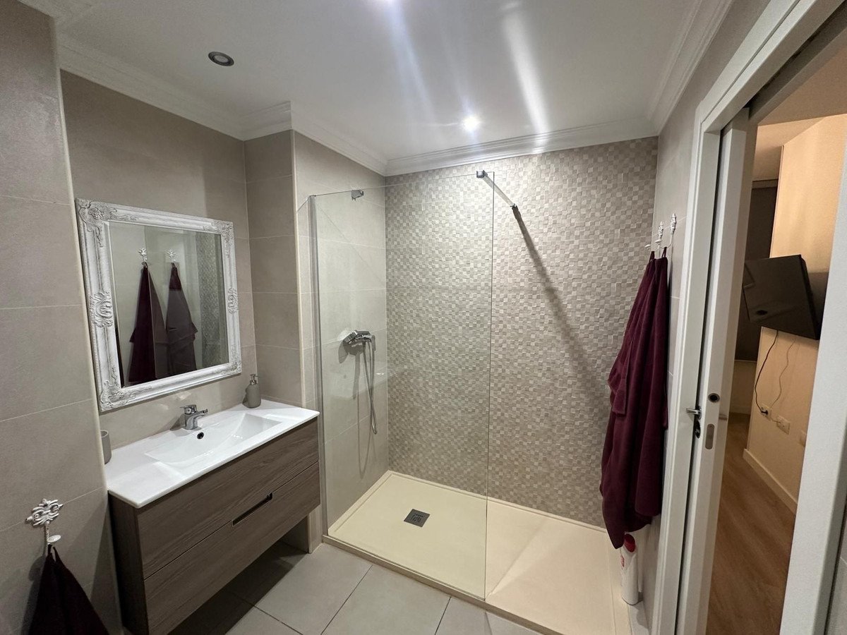 3 Bed Middle Floor Apartment in Marbella